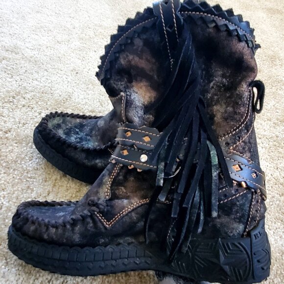 Fringe Black Women's Boots - Picture 6 of 9